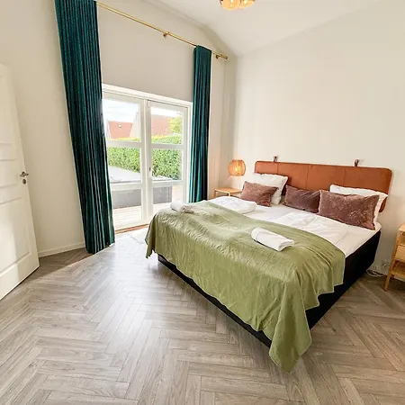Villa Luxury 300 Square Meter With Pool *