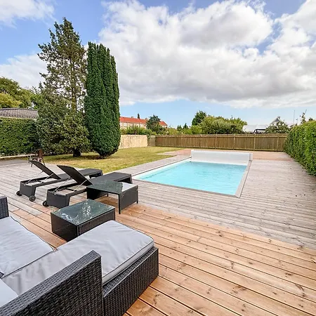 Luxury 300 Square Meter With Pool